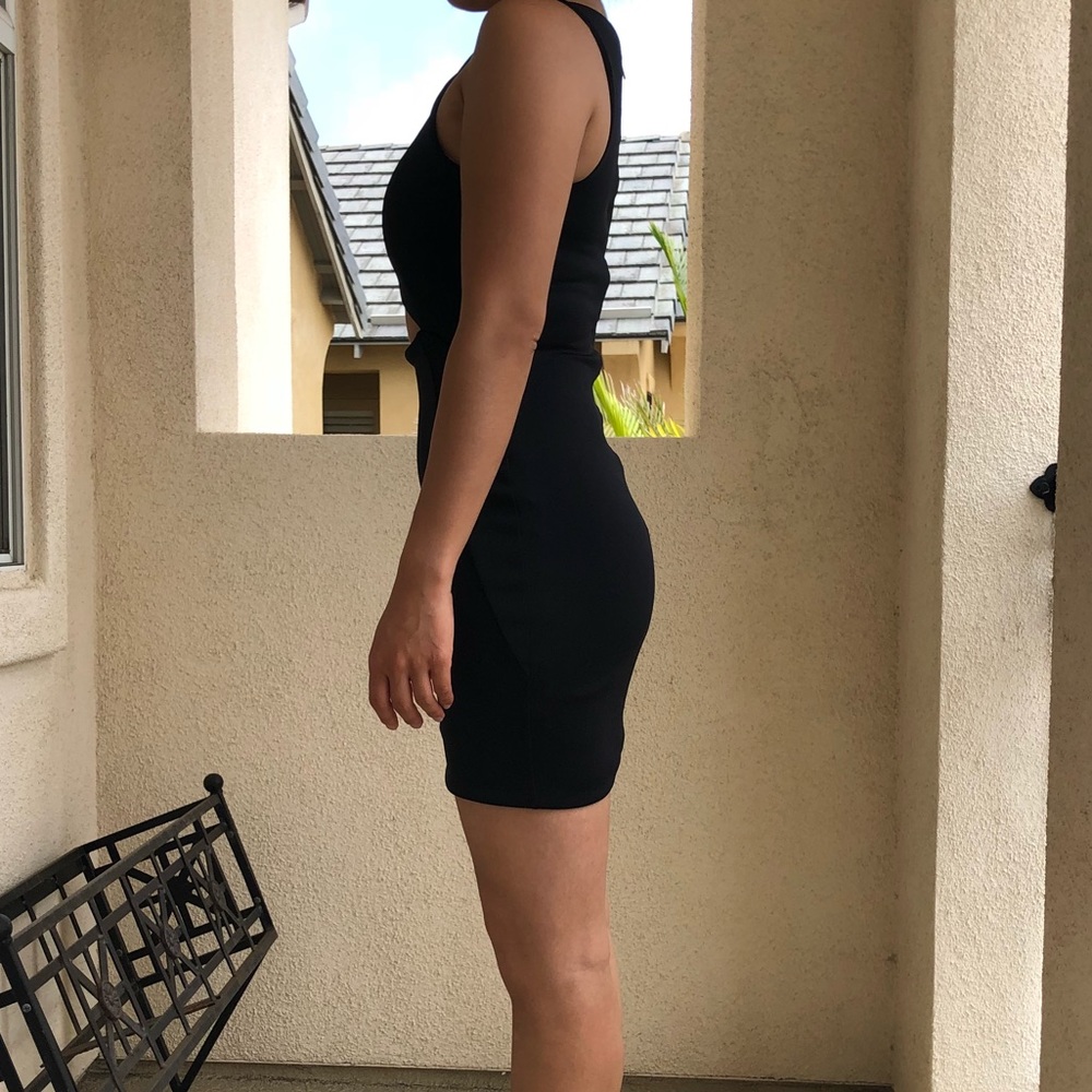 Dress - Picture 2 of 4